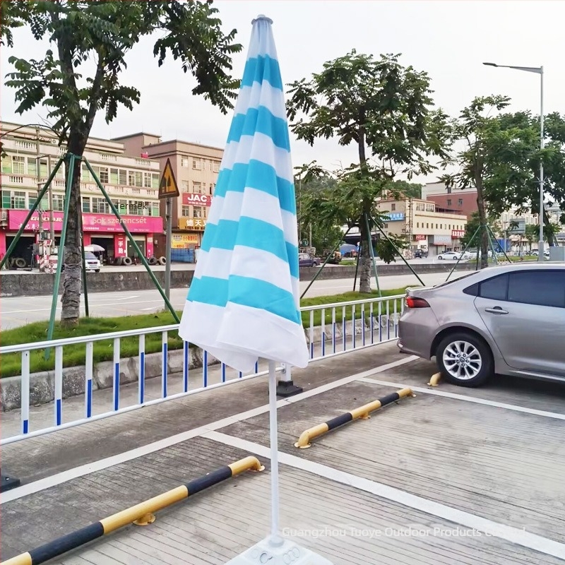Csíkos strandnapernyő szabadtéri kempingezéshez, árnyékoló napernyő fotózáshoz logóval