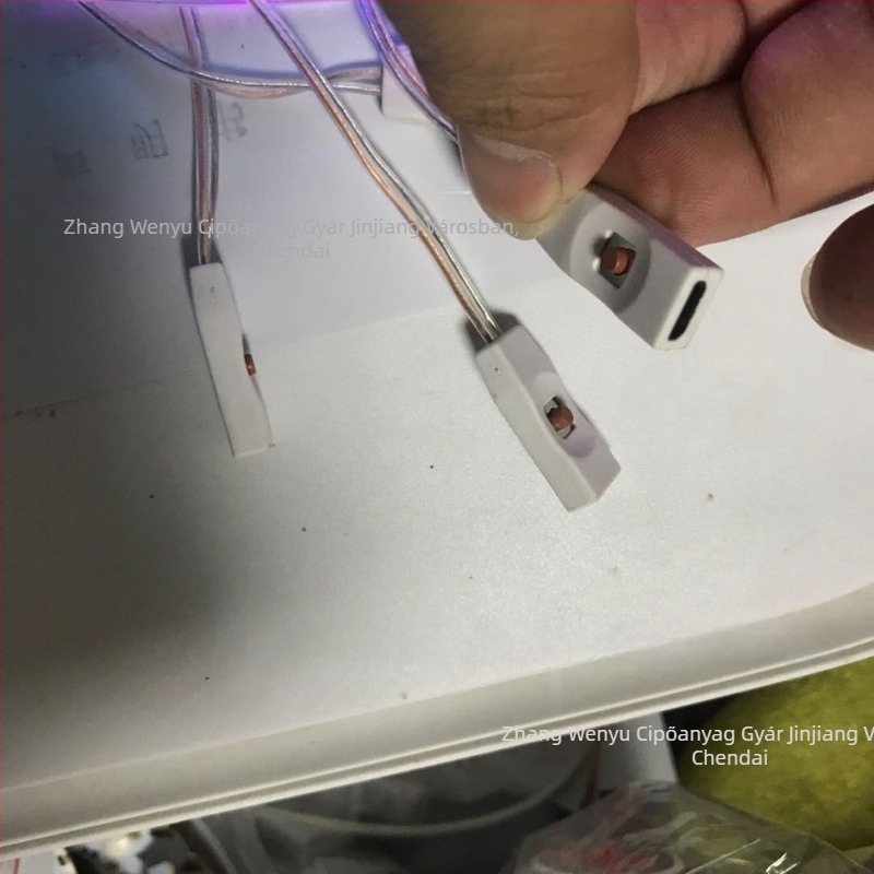 LED cipővilágítás YW60002 — 120° fényvonal, 50 000 óra élettartam, alkalmas sportcipőkhöz, bőrcipőkhöz, csizmákhoz, szandálokhoz és mindennapi/munkás cipőkhöz