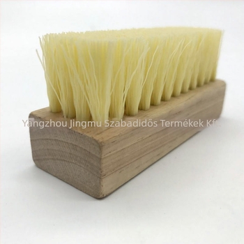 Cipőtisztító kefe Cyanine Wood – sörték műanyag huzalból, fertőtlenítés, 300 db/doboz
