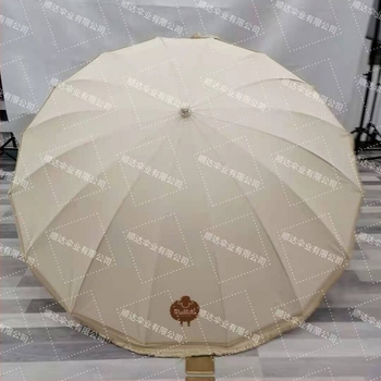 16 bordájú kültéri esernyő poliészter 160G, vas váz, hosszú nyél, kézi nyitás-zárás, logó nyomtatás lehetséges