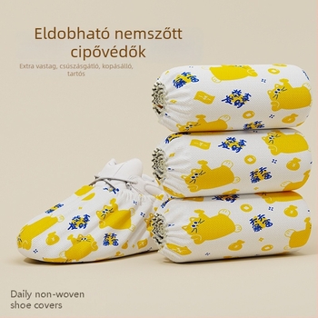 Egyszer használatos beltéri cipővédők, vastagított nem-szövött anyagból, mintás macska motívummal, porvédő és csúszásmentes, otthoni és iskolai számítógépes terem használatra