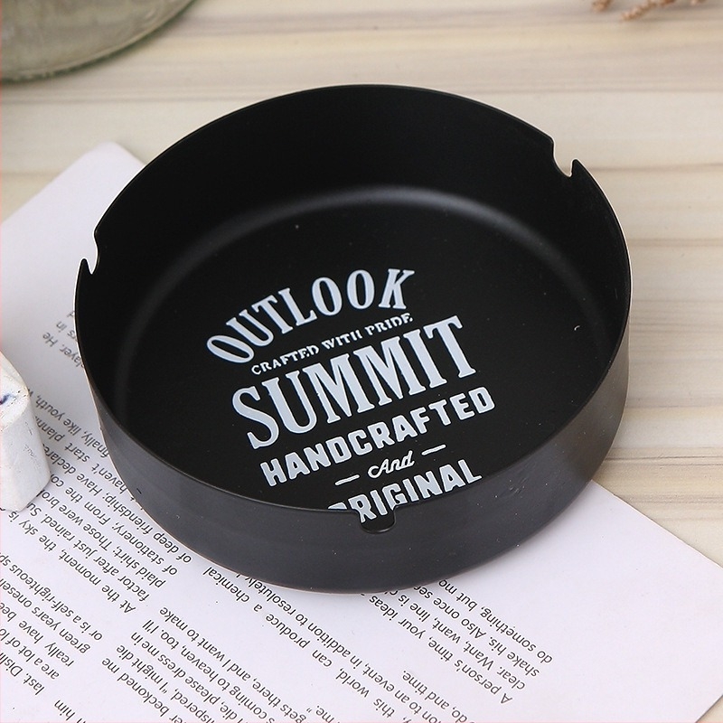 Fém hamutartó nordic ipari stílusban, letisztult dizájn tároló funkcióval és nyomtatott logóval