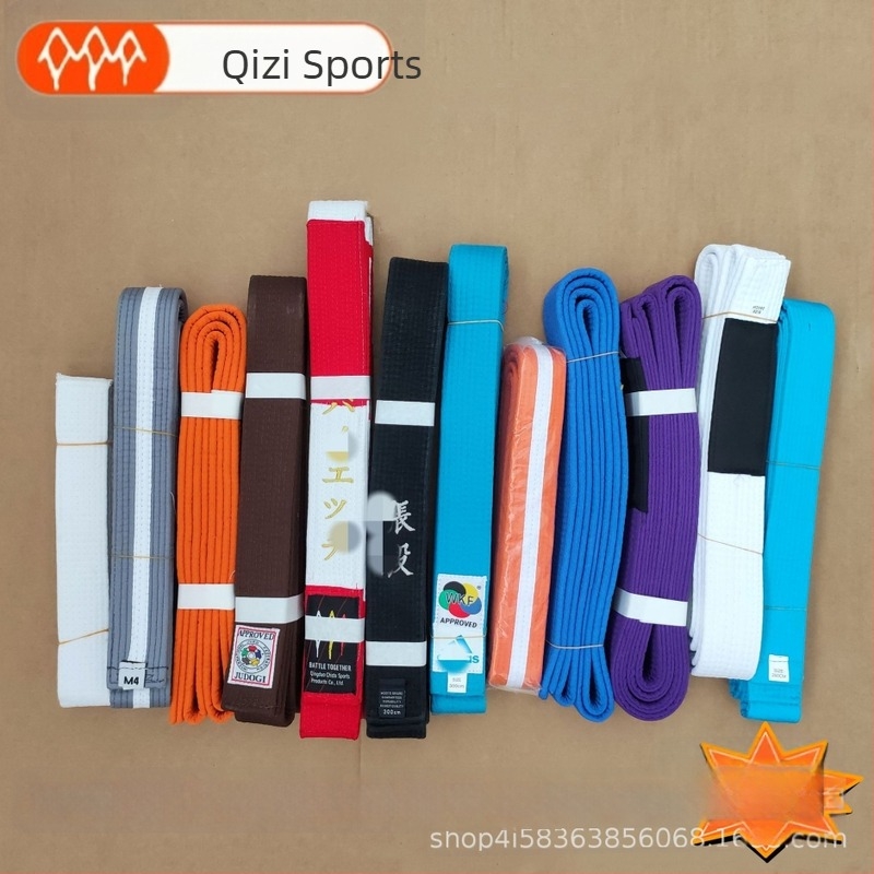 Taekwondo öv, pamutból készült, csíkos mintázat, 1–2 cm tolerancia, edzésre és versenyekre alkalmas