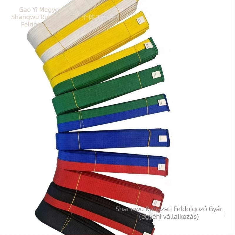 Karateöv hímzett felirattal - Egyszínű dizájn (Minta: egyszínű; Anyag: poliészter szál; Anyag összetétele: 100% poliészter; Belső: pamut keverék; Belső összetétel: 100%)