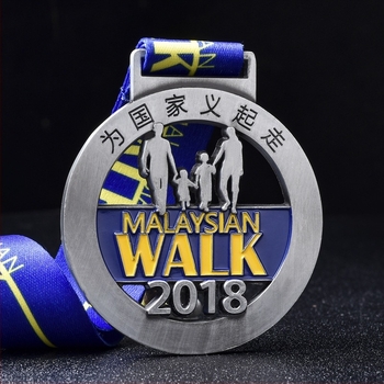 Testreszabható érem cink ötvözetből, logóval – akasztóval, aranyozott felülettel, sportesemények emlékdíja