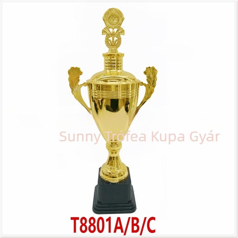 Csapatversenyekre készült fém trófea: Taekwondo, tánc, kosárlabda és futball