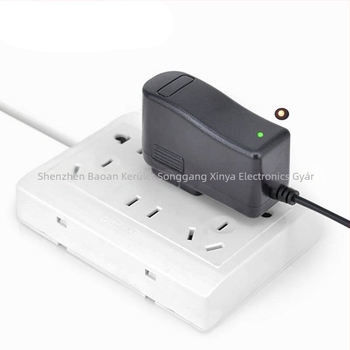 18650 Li-ion akkumulátor töltő, bemenet AC 110–240V, kimenet DC12.6V 1A, töltési áram 1000 mA