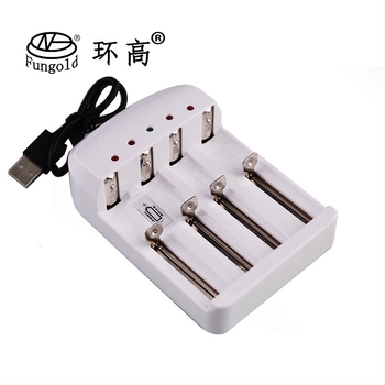 4‑slotos Li-ion akkumulátor töltő, USB 5V bemenet, 4,2V cellánként, 550mA slotonként, kompatibilis 18650/16340/26650