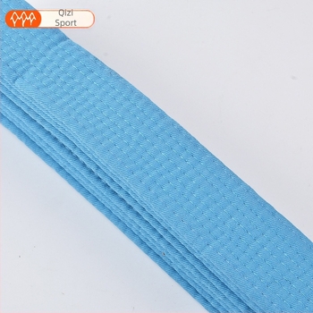 Taekwondo edzési öv hímzés opcióval, pamutból, felnőtteknek és gyerekeknek egyaránt alkalmas, 1-2 cm-es hibahatár.