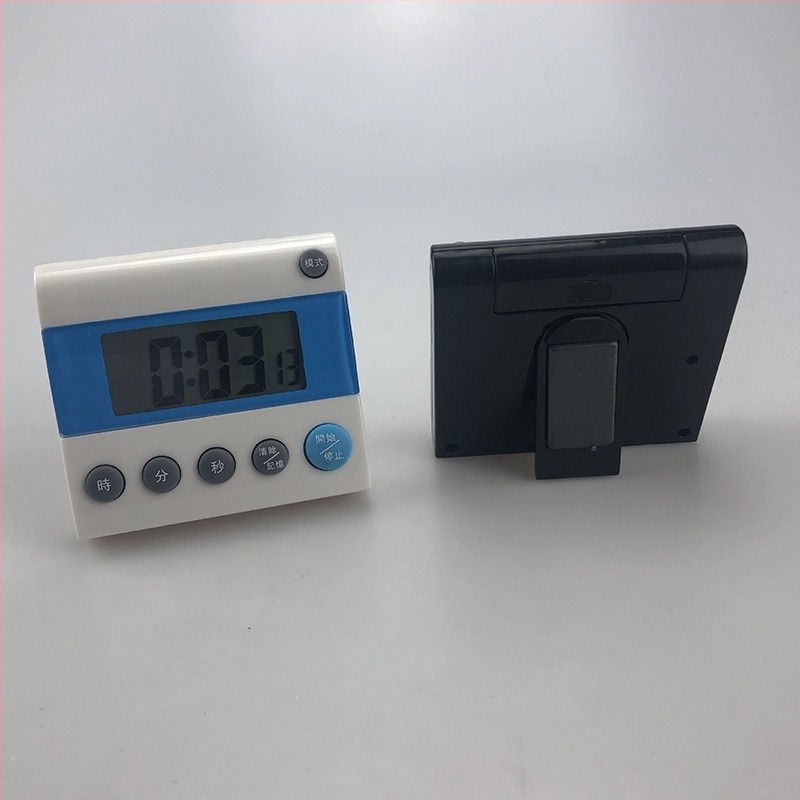 BK401 konyhai időzítő elektronikus mozgással, digitális kijelző, négyszögletes kialakítás, modern minimalista stílus, akkumulátoros működés