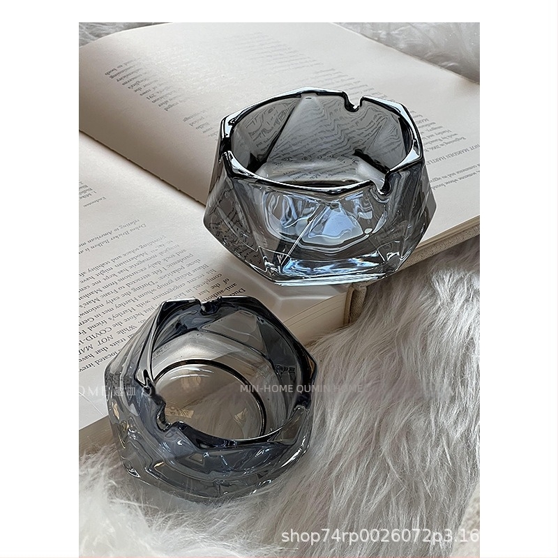 Üvegből készült hamutál, minimalist stílus, dekoráció és tárolási funkciók, Orthodontic márka