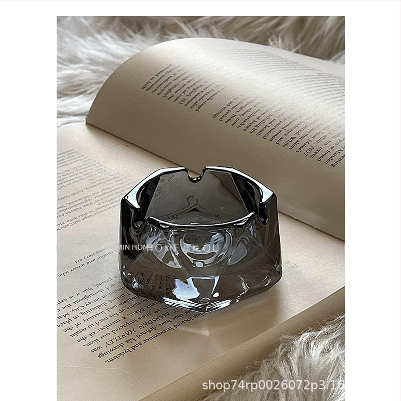 Üvegből készült hamutál, minimalist stílus, dekoráció és tárolási funkciók, Orthodontic márka