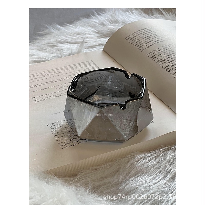 Üvegből készült hamutál, minimalist stílus, dekoráció és tárolási funkciók, Orthodontic márka