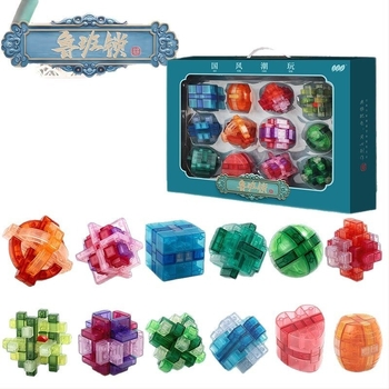 Kong Ming Lock / Luban Lock – műanyag puzzleblokkok nyitási funkcióval, 4–6 éveseknek, Shantou, Guangdong
