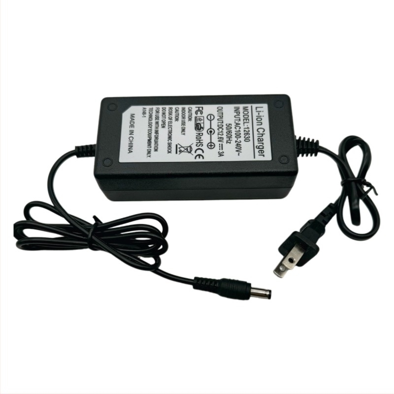 Li-ion akkumulátor töltő 12.6V 3A/4A/5A LED-es jelzőfénnyel 18650 akkumulátorokhoz, bemenet AC 100-240V