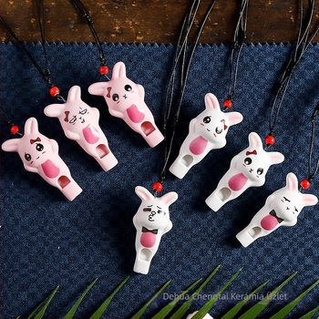 Kerámiás nyuszis sípmedál, fehér porcelán, Chengtai Ceramics, Cartoon kategória, PP zacskó csomagolás (anyag: fehér porcelán; márka: Chengtai Ceramics; kategória: Cartoon)