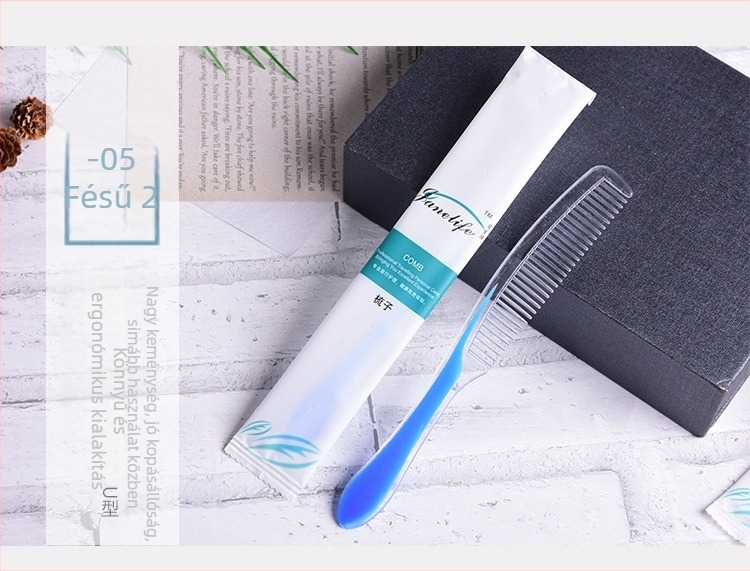 Egyszer használatos fogkefés és toalettkellékek készlet, hat darabos, műanyagból (PE), logó nyomtatási lehetőség, személyre szabás, univerzális minta