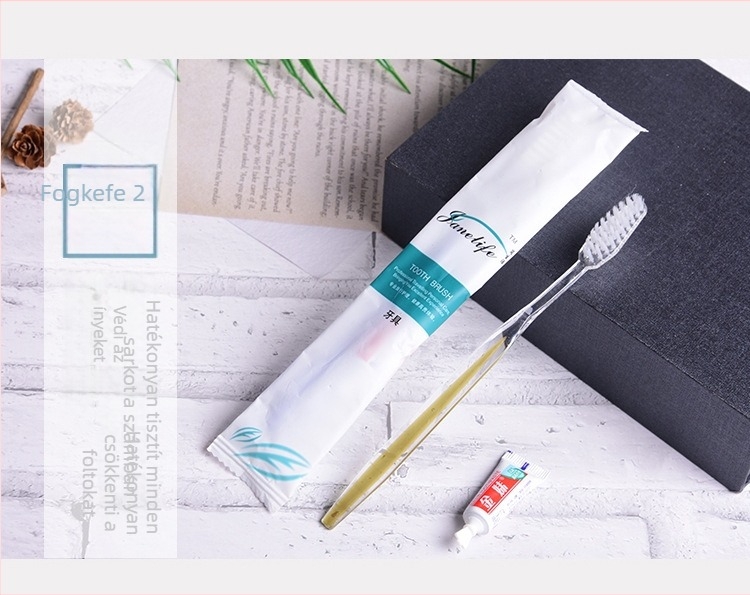 Egyszer használatos fogkefés és toalettkellékek készlet, hat darabos, műanyagból (PE), logó nyomtatási lehetőség, személyre szabás, univerzális minta