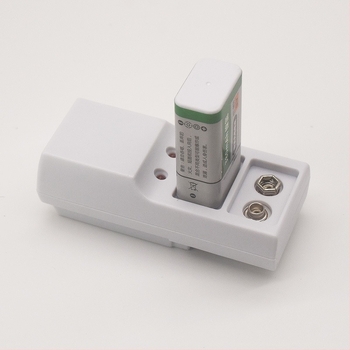 9V Ni-MH akkumulátor töltő, kimenet 9.6V 0.6A, bemenet 220V 50Hz