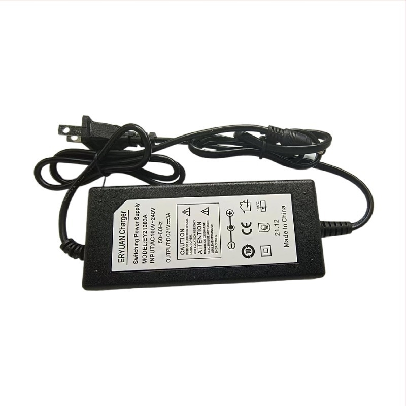 LiFePO4 töltő LiFePO4 akkukhoz, többfeszültségű kompatibilitás (12.6V/16.8V/21V), bemenet 110-240V AC, kimenet DC21V 3A, ROHS tanúsítvány