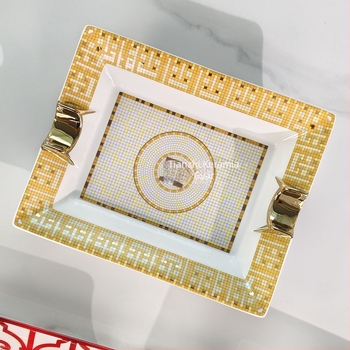 Csontporcelánból készült szivar hamutál, skandináv luxus, minimalist design otthoni használatra, többször használható, ideális ajándék új otthonra, évfordulókra és üzleti ajándékokra