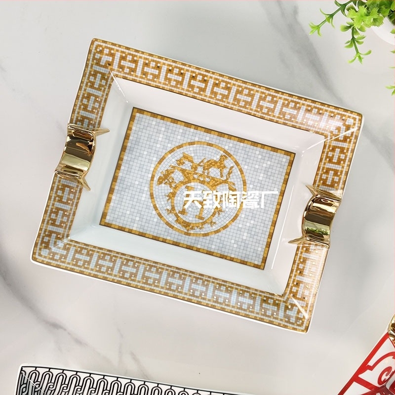 Csontporcelánból készült szivar hamutál, skandináv luxus, minimalist design otthoni használatra, többször használható, ideális ajándék új otthonra, évfordulókra és üzleti ajándékokra