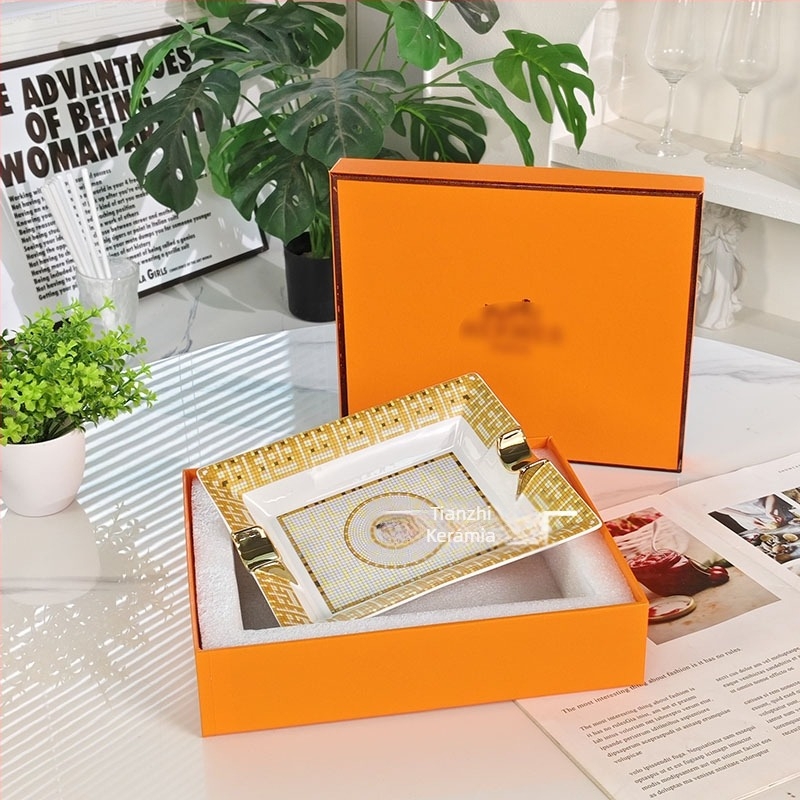 Csontporcelánból készült szivar hamutál, skandináv luxus, minimalist design otthoni használatra, többször használható, ideális ajándék új otthonra, évfordulókra és üzleti ajándékokra