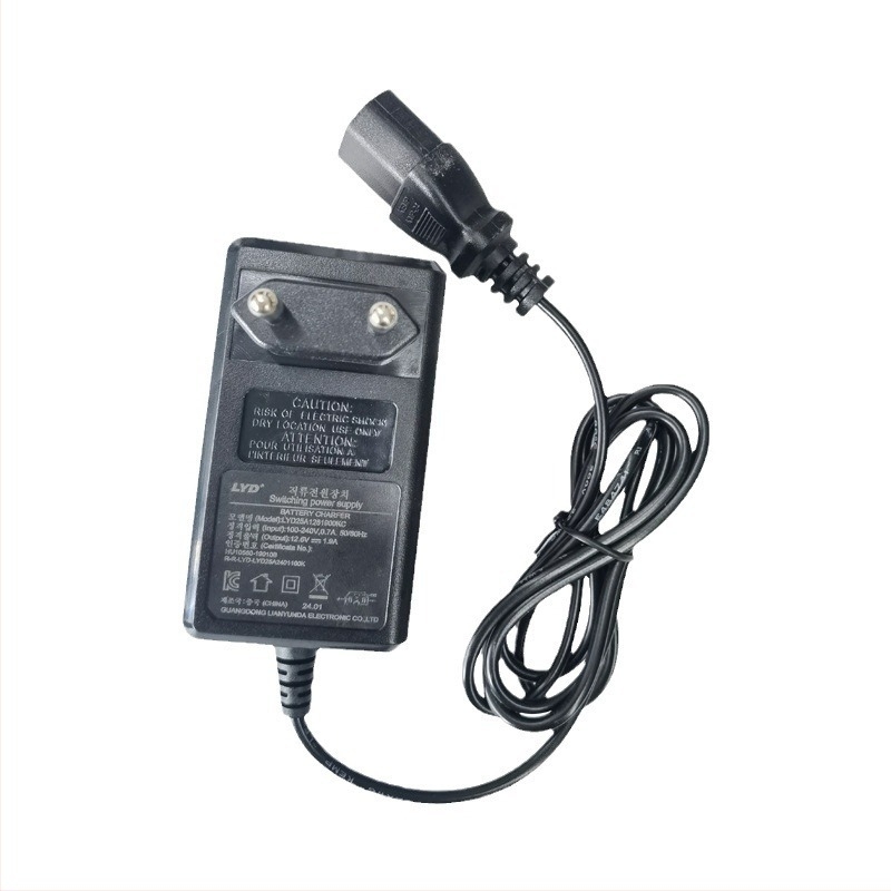 Lithium akkumulátor töltő 12.6V, 2A; bemenet 90-240V AC; KC/KCC tanúsítvány, CE, UL, FCC, RoHS