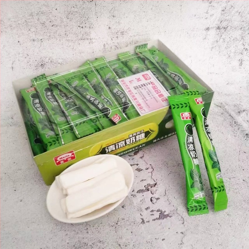 Tejes-joghurtos cukorkák pálcikákban | menta ízű | nettó 258 g | körülbelül 60 darab dobozonként | puha és rugalmas