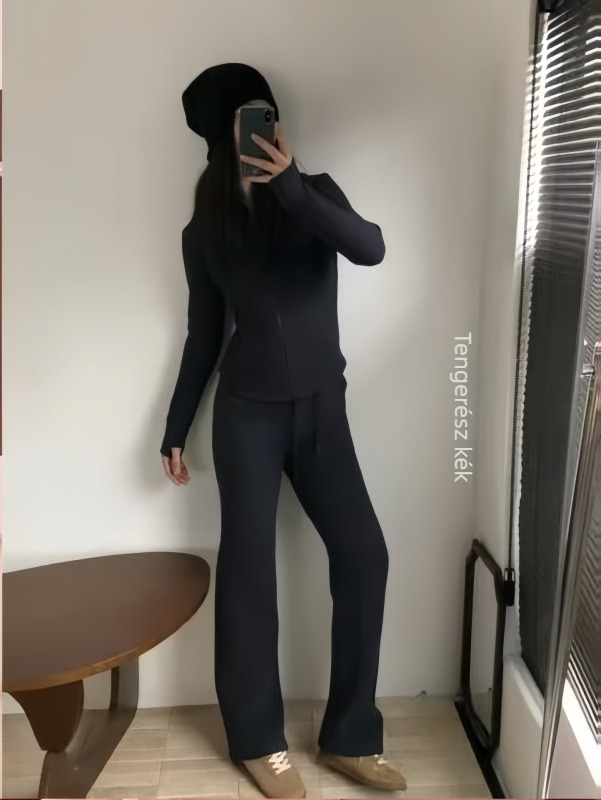 Női kapucnis vastag szett kabát, karcsúsított vonal, hosszú ujjú, szélálló; anyag: rayon és poliészter 85%, bélés spandex 15%