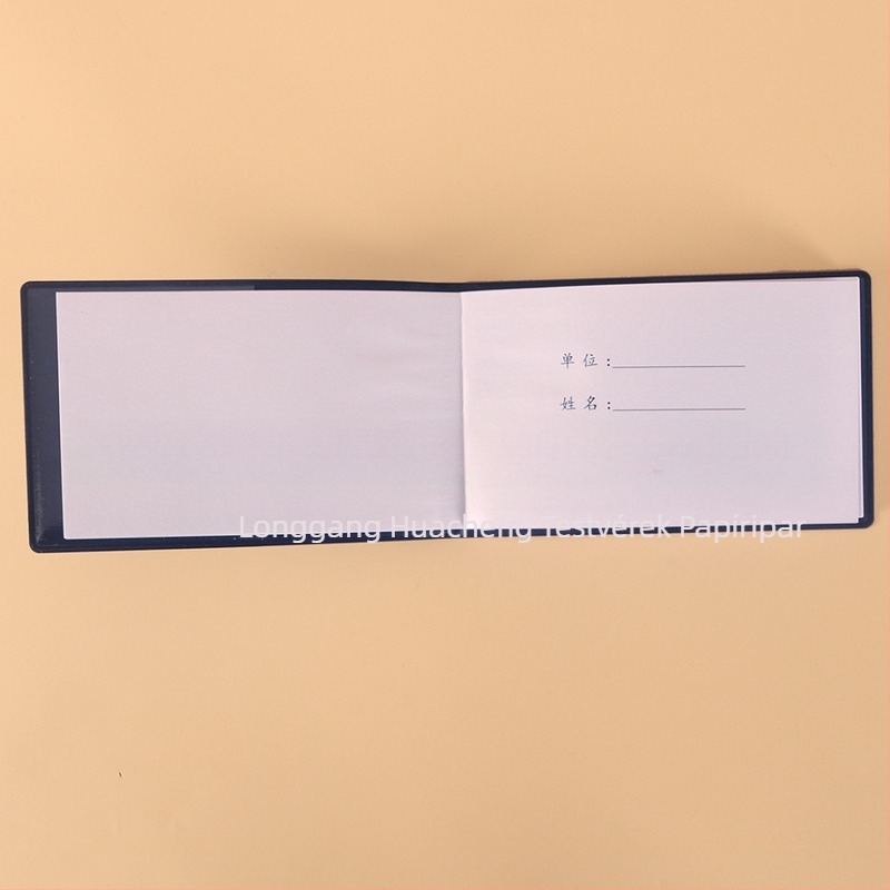 Kompakt hordozható munkanapló PU bőr borítással és hőnyomott logóval; ragasztott kötés; 80 g/m² offset papír; tömör belső mag; logónyomtatás elérhető