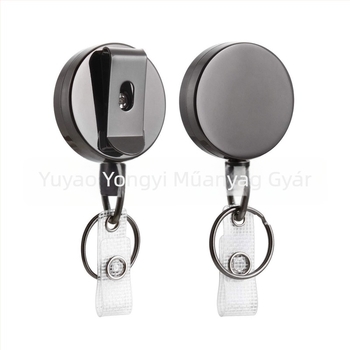 Zinkötvözetből készült visszahúzható névjegykártya-zsinór, csatolható, 65 cm teleszkópos hosszabbítás, logónyomás és testreszabás elérhető