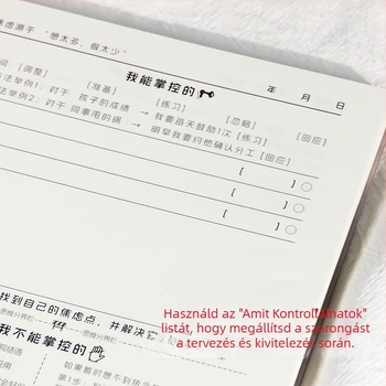 Stoikus filozófia notesz — gyakorlat és személyes fejlődés; japán/koreai kawaii stílus, PP borító, lazán kötött, Dowling papír 120 g, 50–100 oldal