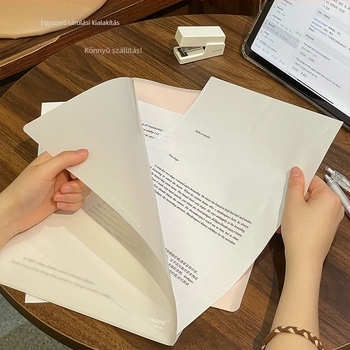 L alakú műanyag többoldalas irattartó A4 dokumentumokhoz, nagy kapacitású, lemezvastagság 20 mm, csipesz 305×220 mm.