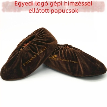 Cipővédő huzat: antislip, kopásálló és szennyeződés elleni tulajdonságokkal; testreszabható logó; 300 darabos csomag.