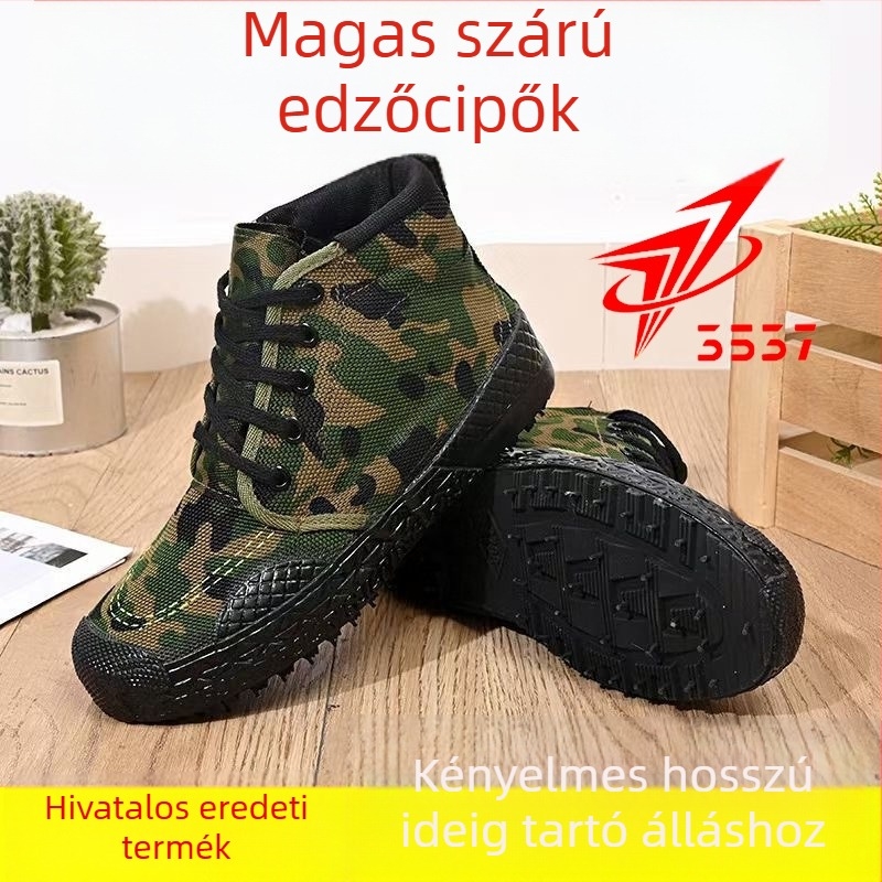Kamuflált mintázatú vászon felső részű túracipő, magas szárú, elülső fűzőzár, csúszásmentes vulkanizált gumitalp