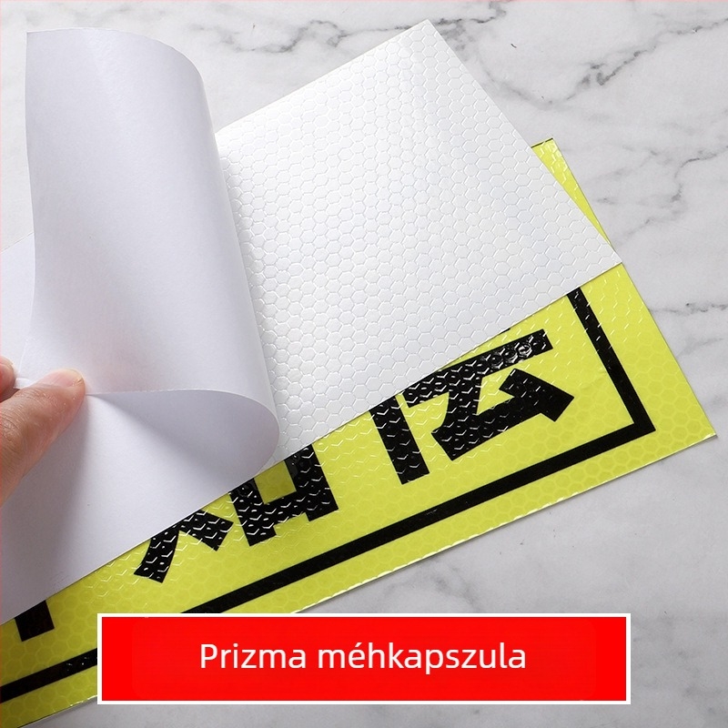 Reflektív hozzáférési figyelmeztető tábla - Ne kövesse az autót (UV nyomtatás), Anyag: reflexiós fólia, Alkalmas lakóingatlanokra, földalatti parkolókra és irodai parkolókra, Testreszabható