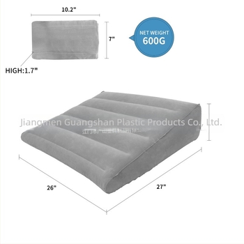 Hordozható háromszög alakú belső levegős párna flockolt PVC felülettel nyaki támaszhoz, méretek 66×20×66 cm