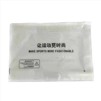 Ruházati csomagoló táska zipzárral, személyre szabott logóval — kétoldalas, egy átlátszó és egy matt oldal, ruhákhoz és zoknikhoz