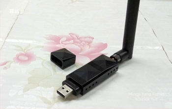 RT3070 chipsetes USB vezeték nélküli hálózati adapter, támogatja a 10/100/1000 Mbps Ethernet sebességet