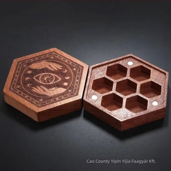Fából készült kockatároló doboz rekeszekkel, poligonális mágneses kialakítással