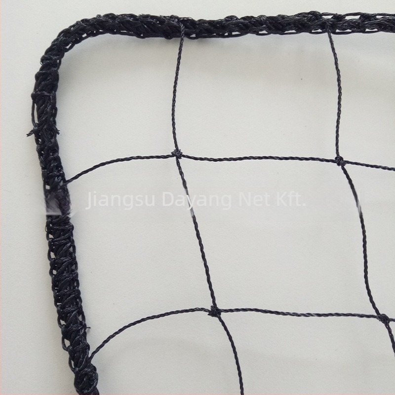Mezőgazdasági madárriasztó háló – tartós monofilament PE háló, huzal átmérője 16; termék kódja Z11; élettartam 5 év.