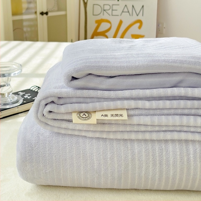 3 részes téli ágyneműkészlet tej velúr anyagból, súly 500–799 g, csíkos minta, reaktív nyomtatás, modern minimalista stílus