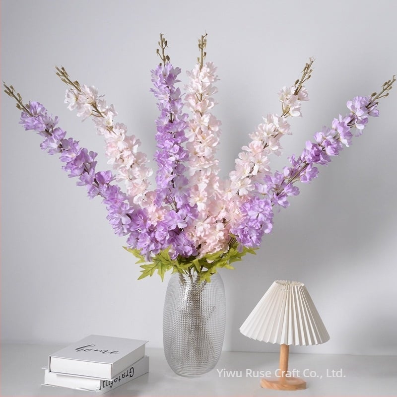 Esküvői boltív művirággal: delphinium és jácint, egyetlen ág