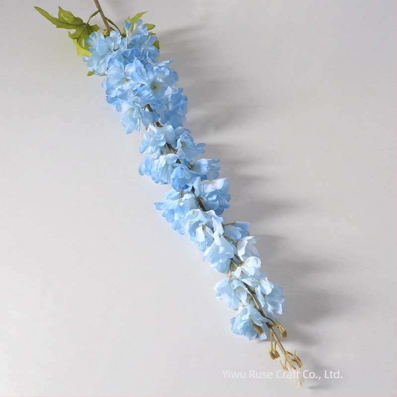 Esküvői boltív művirággal: delphinium és jácint, egyetlen ág