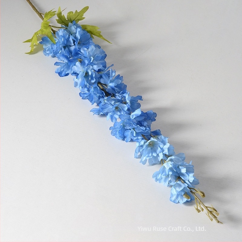 Esküvői boltív művirággal: delphinium és jácint, egyetlen ág