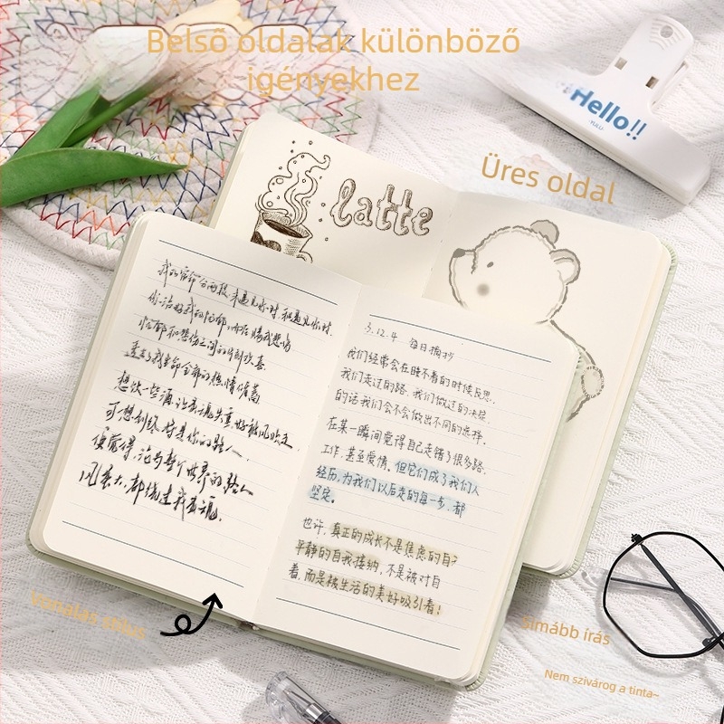 Jegyzetfüzet Panda csattal, karikatúra borító, varrott kötés, műbőr borítás, Dowling papír, 80 g/m², 100–200 oldal