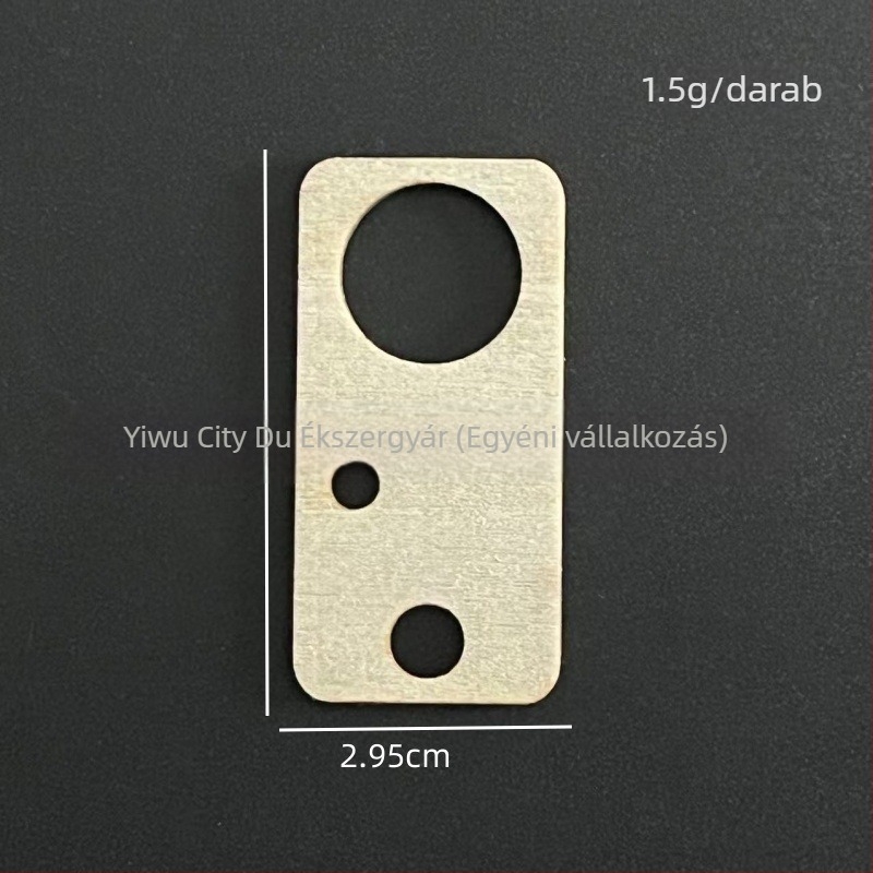 Perforált körfa címke akasztóval, lézergravírozott és kézzel írt felirattal, üreges dekoratív kiegészítő, termékkód: 035, anyag: fa, modern minimalista stílus.