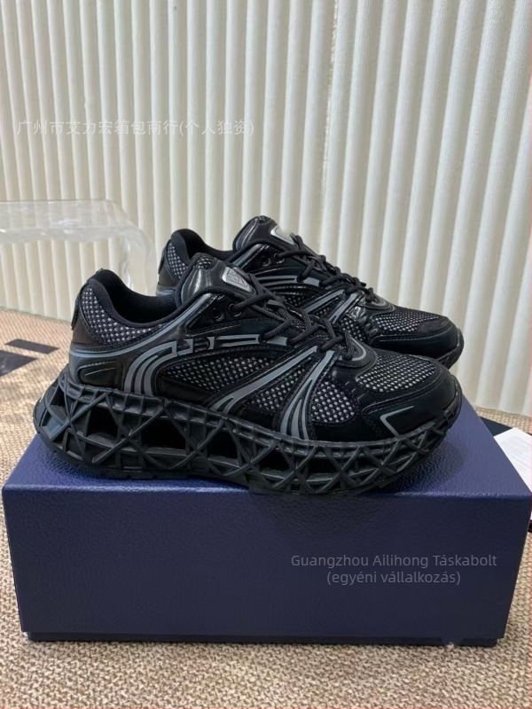 Férfi dad sneaker sportcipő a B35 Capsule Series kollekcióból, vastag talppal, középmagas felsőrész (bőr + textil), gumitalp, belső gyapjú
