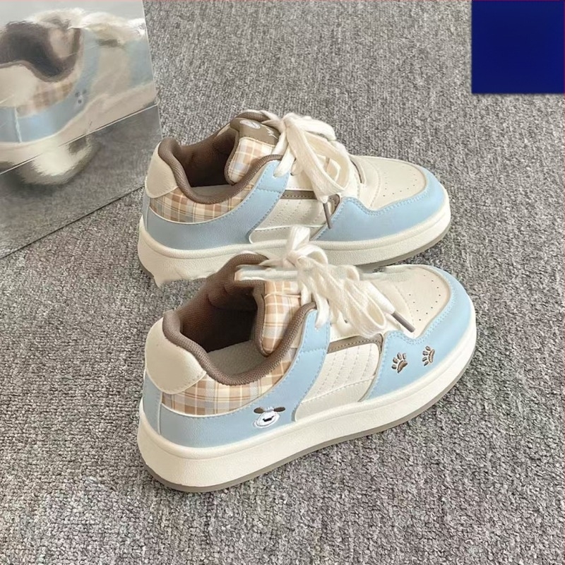 Campus-stílusú női casual sneaker, PU felsőrész, elülső kötözéses zárás, alacsony profil, 3–5 cm injektált talp, légáteresztő